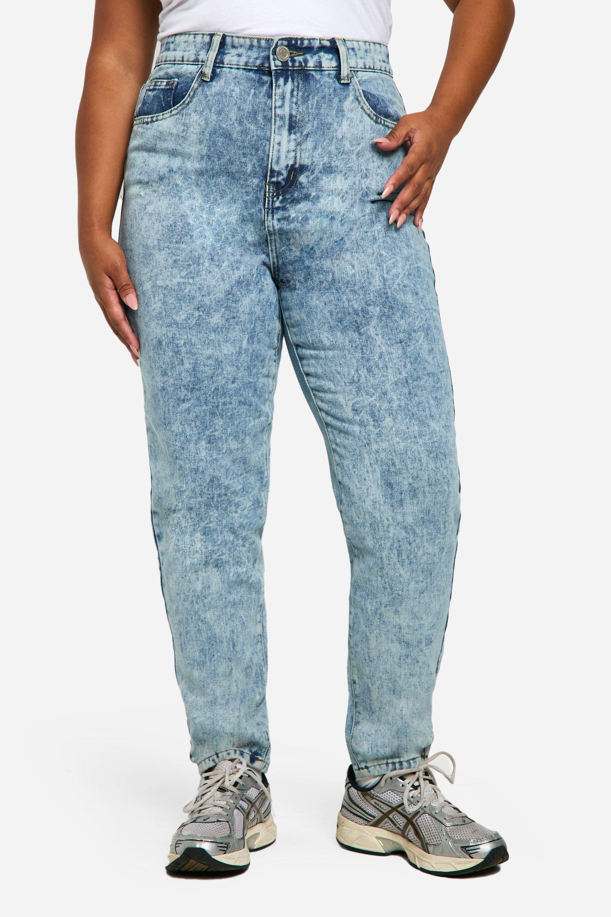 Light blue store wash mom jeans